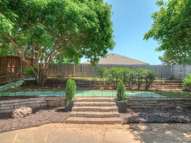 209 Olde Brook Court, Norman, OK 73072