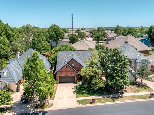 209 Olde Brook Court, Norman, OK 73072