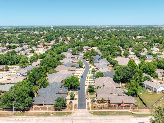 209 Olde Brook Court, Norman, OK 73072