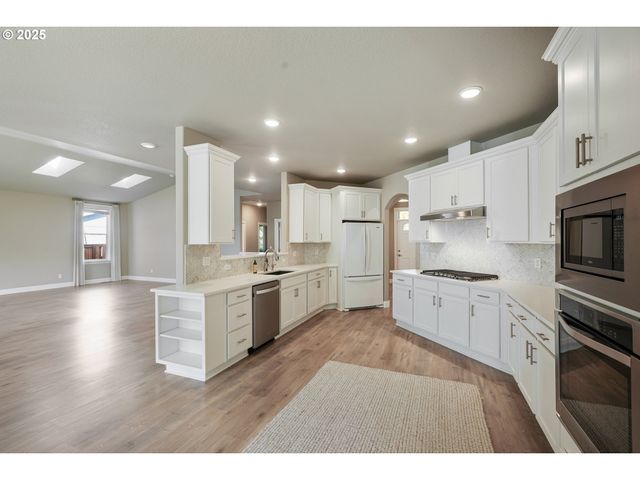 4346 Se CEDAR St, Hillsboro, OR 97123