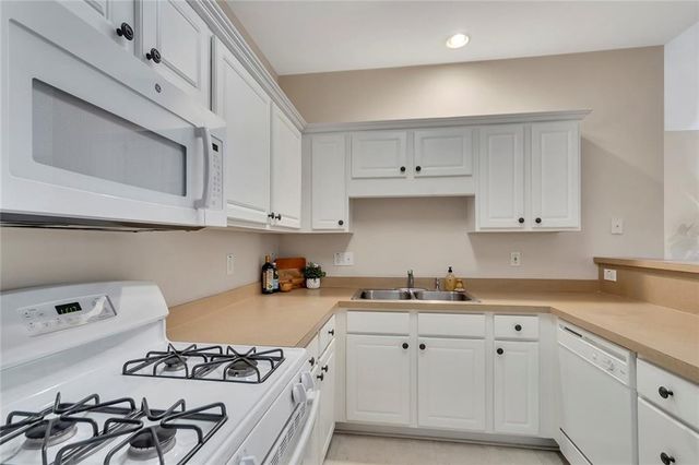 1430 Settlers Walk Way SW, Marietta, GA 30060