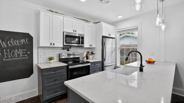 940 MURRAY Drive, Jacksonville, FL 32205