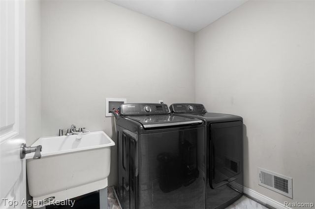 36738 Vine Drive, Sterling Heights, MI 48312