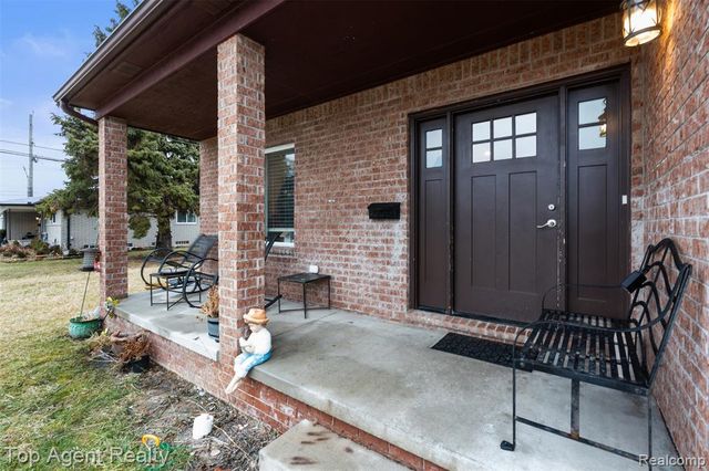 36738 Vine Drive, Sterling Heights, MI 48312