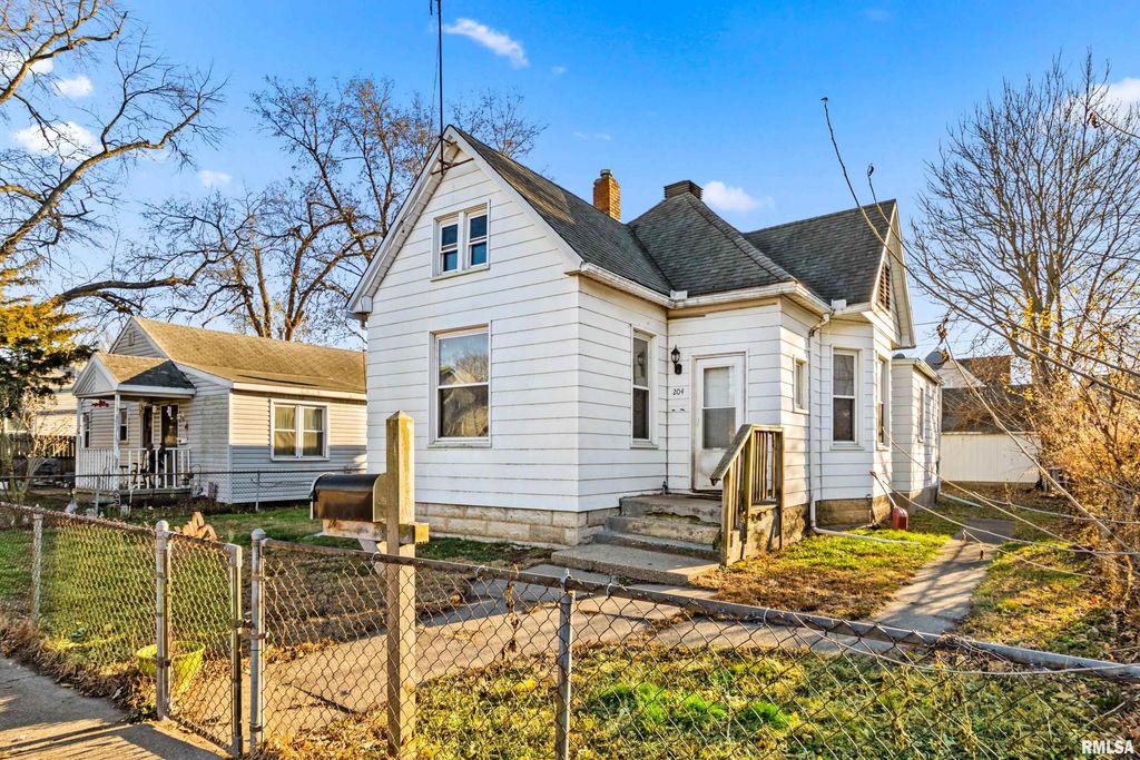 204 CATHERINE Street, Pekin, IL 61554