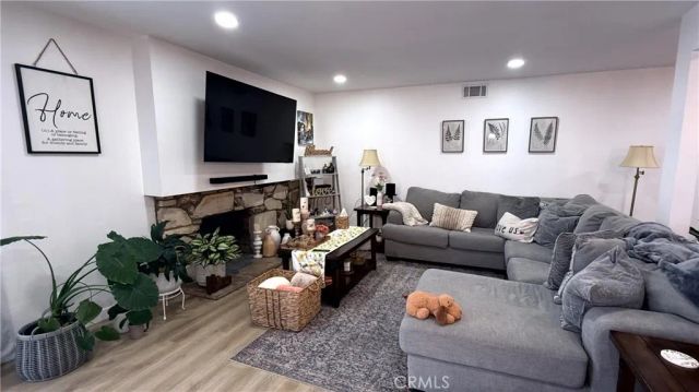 1590 Sabina, Simi Valley, CA 93063