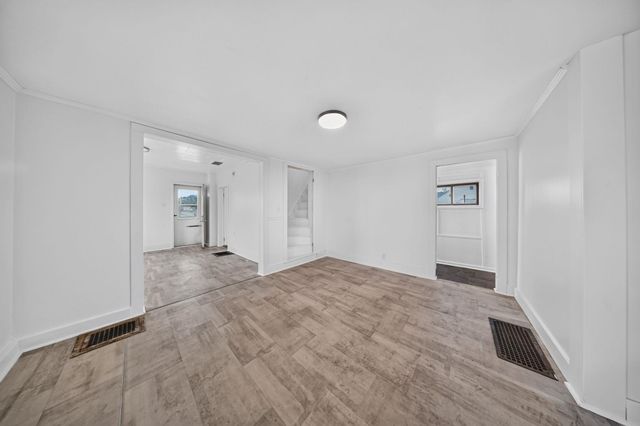 1644 Logan Avenue, Waterloo, IA 50703