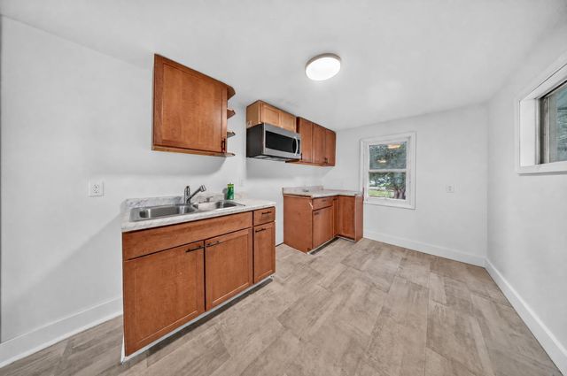 1644 Logan Avenue, Waterloo, IA 50703