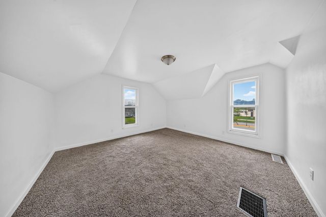 1644 Logan Avenue, Waterloo, IA 50703