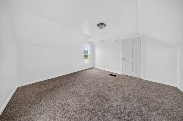1644 Logan Avenue, Waterloo, IA 50703