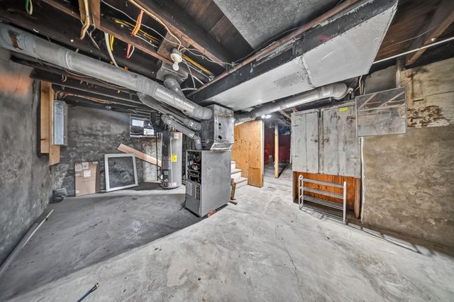 1644 Logan Avenue, Waterloo, IA 50703