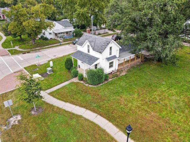 1644 Logan Avenue, Waterloo, IA 50703