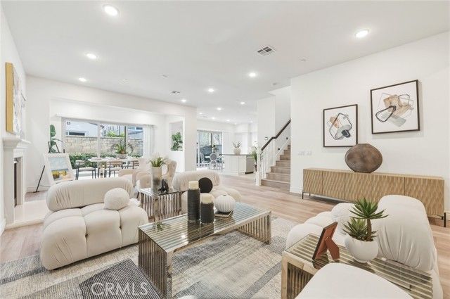 218 Geyser, Irvine, CA 92618