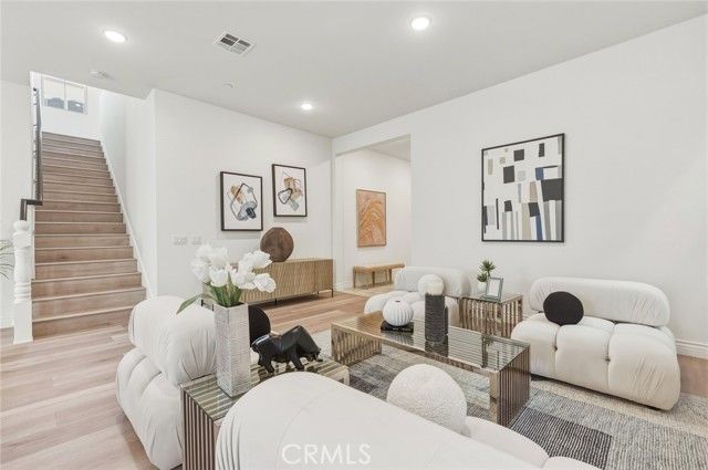 218 Geyser, Irvine, CA 92618