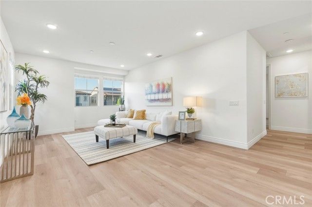 218 Geyser, Irvine, CA 92618