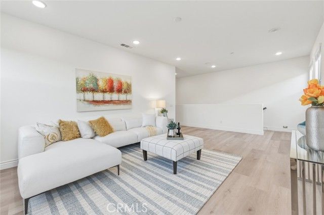 218 Geyser, Irvine, CA 92618