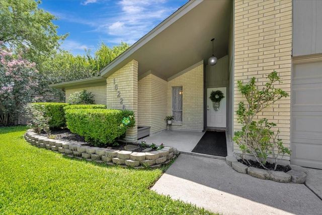 16226 Mill Point Drive, Houston, TX 77059