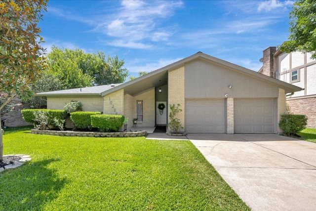 16226 Mill Point Drive, Houston, TX 77059