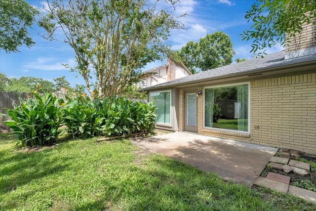 16226 Mill Point Drive, Houston, TX 77059