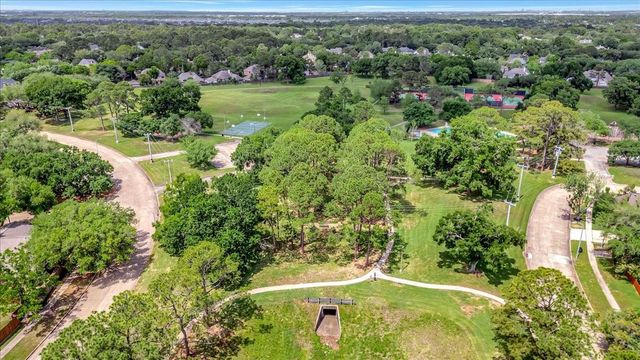 16226 Mill Point Drive, Houston, TX 77059