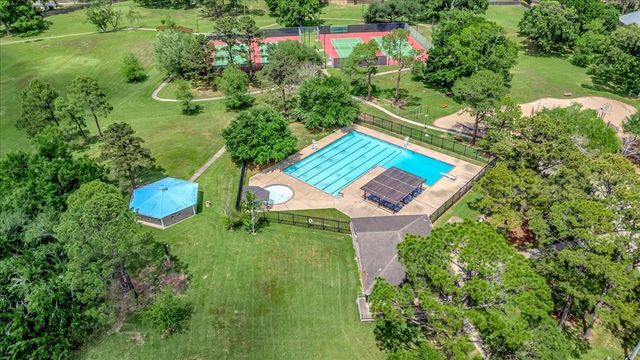 16226 Mill Point Drive, Houston, TX 77059