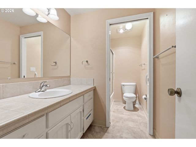 28722 Sw WILDHAVEN Ln, Hillsboro, OR 97123