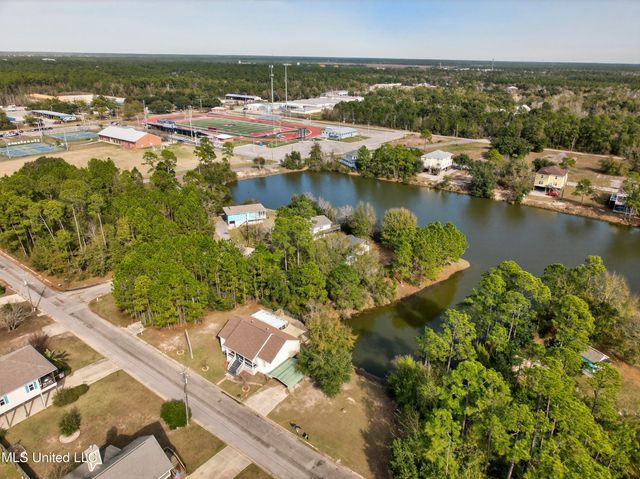 410 Wittman Avenue, Pass Christian, MS 39571