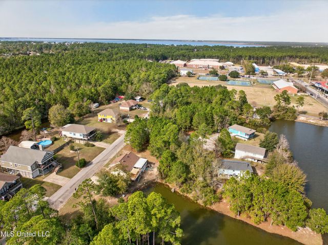 410 Wittman Avenue, Pass Christian, MS 39571