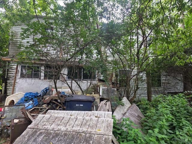 2460 Montana Avenue, Cincinnati, OH 45211