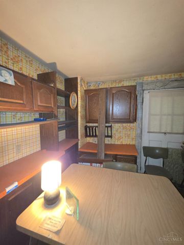 2460 Montana Avenue, Cincinnati, OH 45211