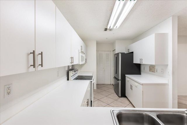 10129 W Atlantic Boulevard E3, Coral Springs, FL 33071
