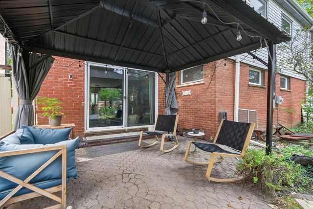 7106 Beckwith Road, Morton Grove, IL 60053