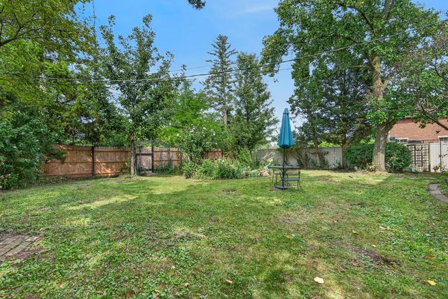 7106 Beckwith Road, Morton Grove, IL 60053