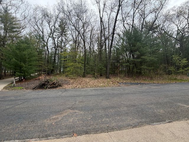 Wildwood Drive 9, Allegan, MI 49010