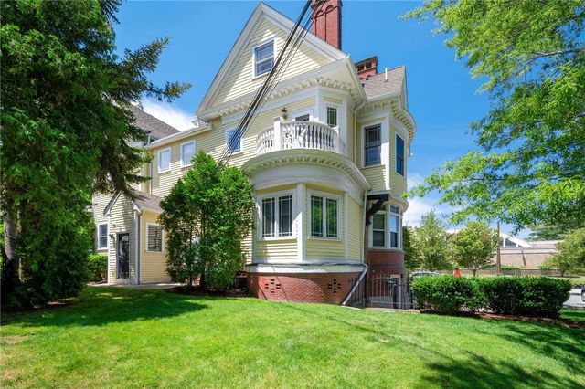 75 Orchard Avenue 4, Providence, RI 02906