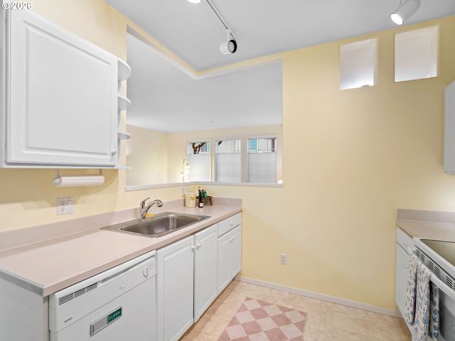 13210 Se 7TH St J45, Vancouver, WA 98683