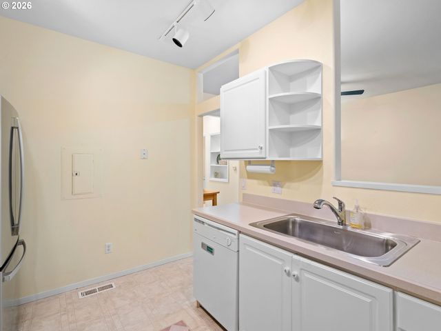 13210 Se 7TH St J45, Vancouver, WA 98683