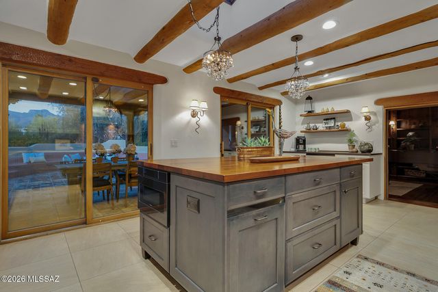 5545 N Entrada Quince, Tucson, AZ 85718