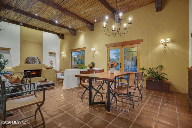 5545 N Entrada Quince, Tucson, AZ 85718