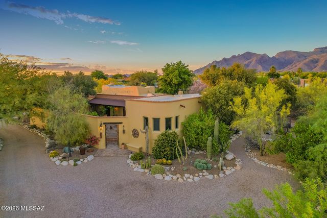 5545 N Entrada Quince, Tucson, AZ 85718