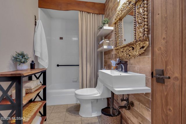 5545 N Entrada Quince, Tucson, AZ 85718
