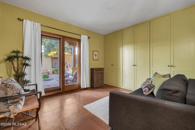 5545 N Entrada Quince, Tucson, AZ 85718