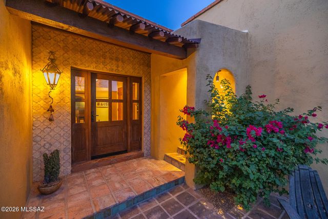 5545 N Entrada Quince, Tucson, AZ 85718