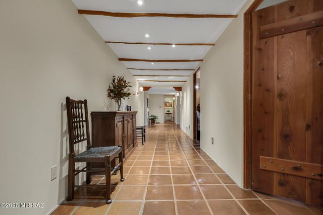 5545 N Entrada Quince, Tucson, AZ 85718