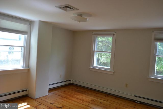7340 FERRY RD, New Hope, PA 18938