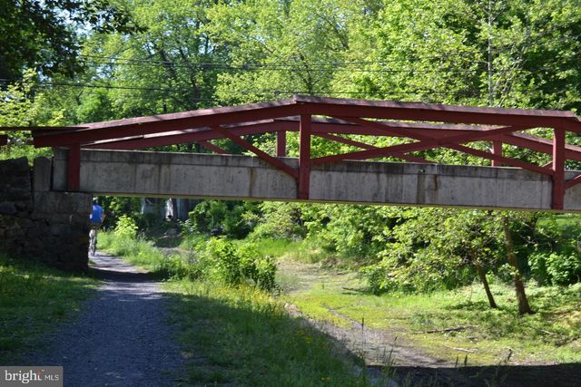7340 FERRY RD, New Hope, PA 18938
