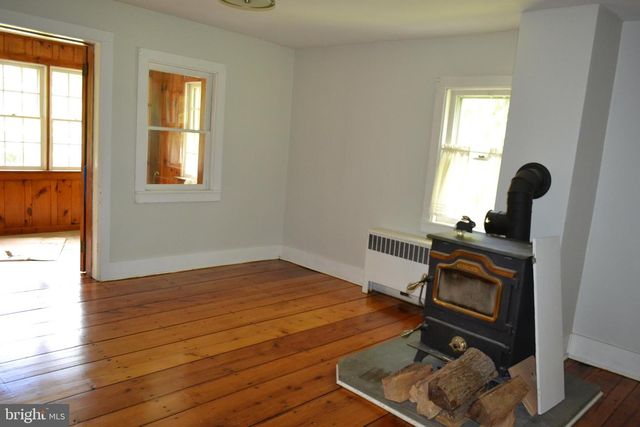 7340 FERRY RD, New Hope, PA 18938
