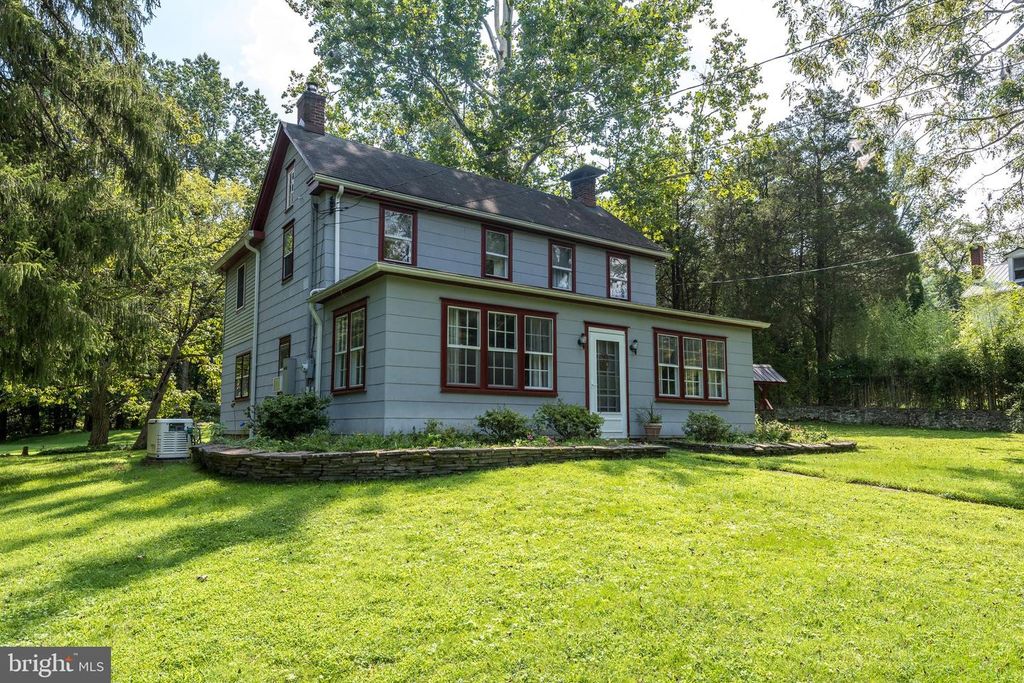 7340 FERRY RD, New Hope, PA 18938