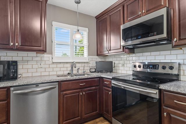 4100 New Hope Meadow Rd, Hermitage, TN 37076