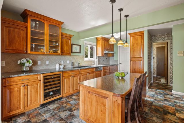 773 Lakeview Way, Redwood City, CA 94062